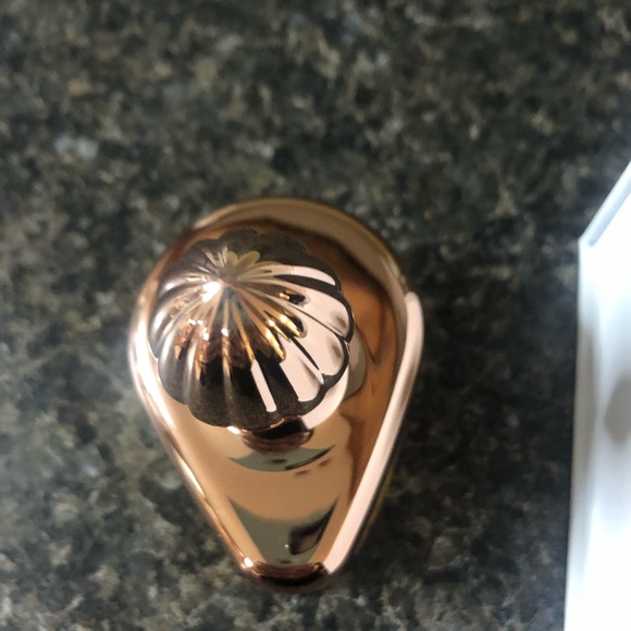 Eloise mini tear drop makeup brush - Picture 5 of 8